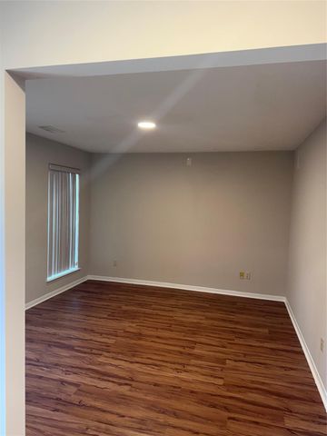 16611 Parliament Dr, South Houston, TX 77083