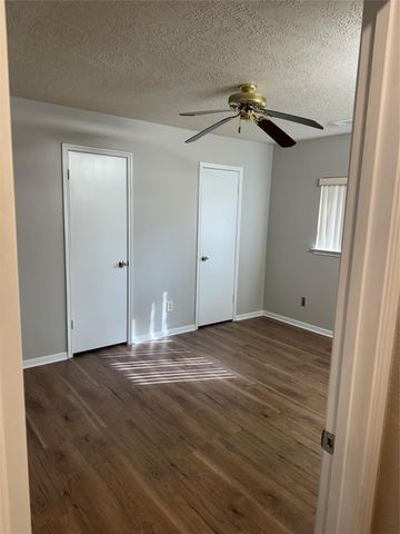 16611 Parliament Dr, South Houston, TX 77083