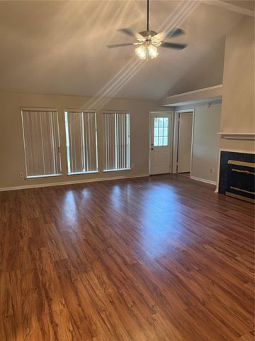 16611 Parliament Dr, South Houston, TX 77083