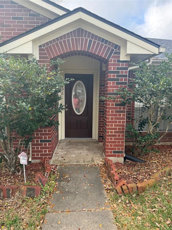 16611 Parliament Dr, South Houston, TX 77083