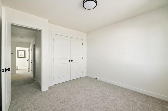 6249 86th Avenue S, Horace, ND 58047