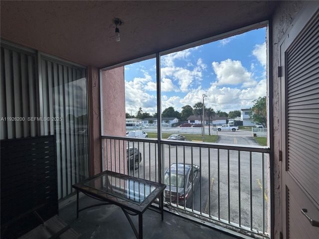 19805 SW 114th Avenue 219, Miami, FL 33157