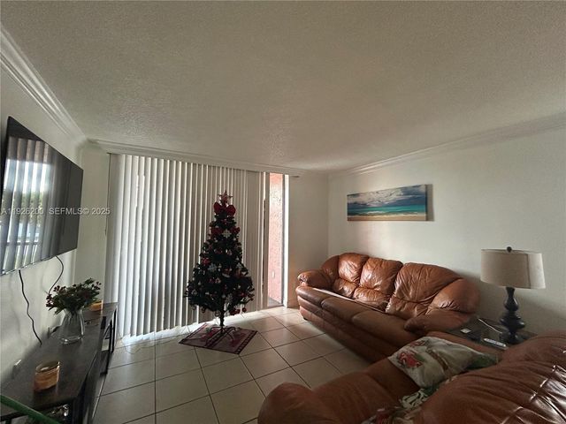 19805 SW 114th Avenue 219, Miami, FL 33157