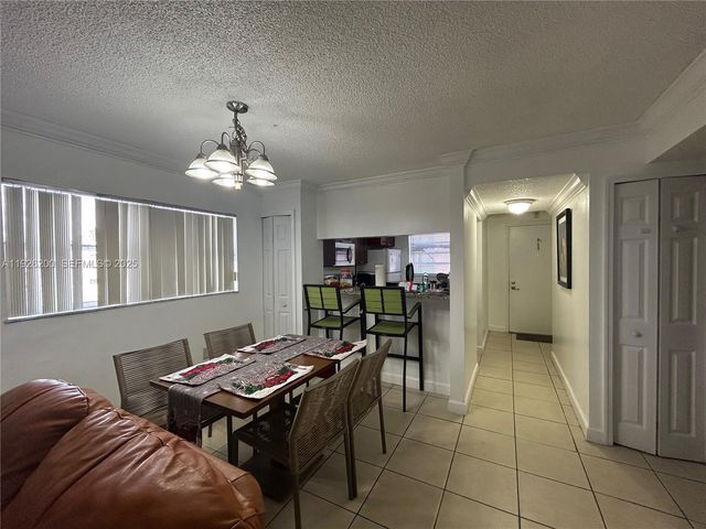 19805 SW 114th Avenue 219, Miami, FL 33157