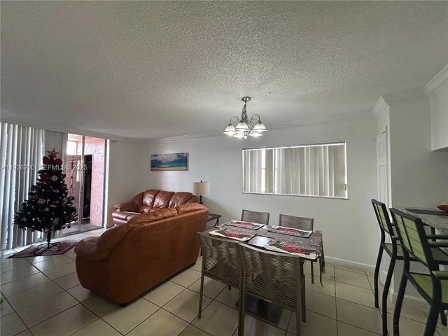 19805 SW 114th Avenue 219, Miami, FL 33157