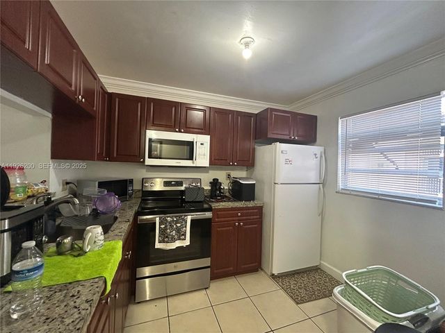 19805 SW 114th Avenue 219, Miami, FL 33157