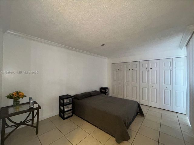 19805 SW 114th Avenue 219, Miami, FL 33157