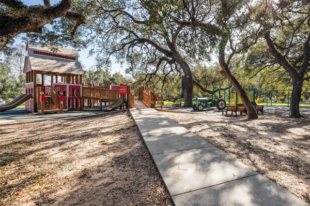 1117 Live Oak Avenue, Bay City, TX 77414