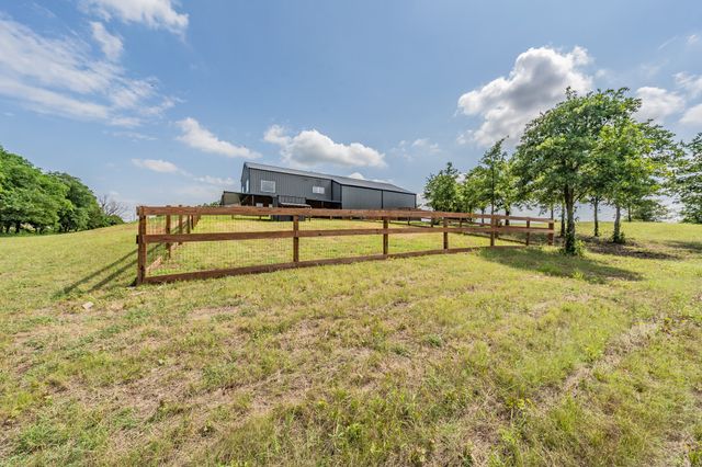 460 Rolling Hills Boulevard, Alvord, TX 76225