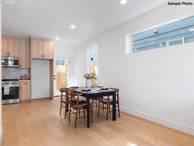 4358 Ne Going St, Portland, OR 97218