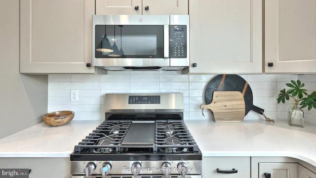 77 TUPELO ST, Lititz, PA 17543
