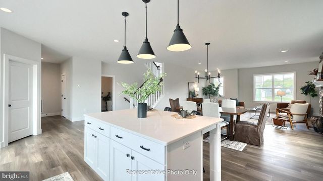 77 TUPELO ST, Lititz, PA 17543