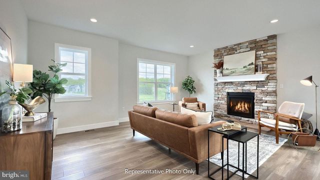77 TUPELO ST, Lititz, PA 17543
