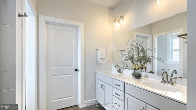 77 TUPELO ST, Lititz, PA 17543