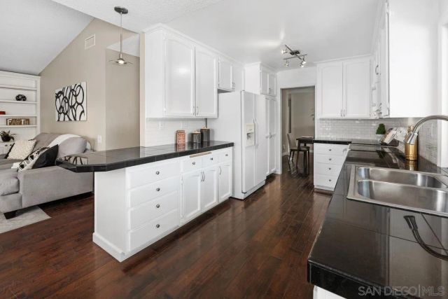 6330 Printwood Way, San Diego, CA 92117