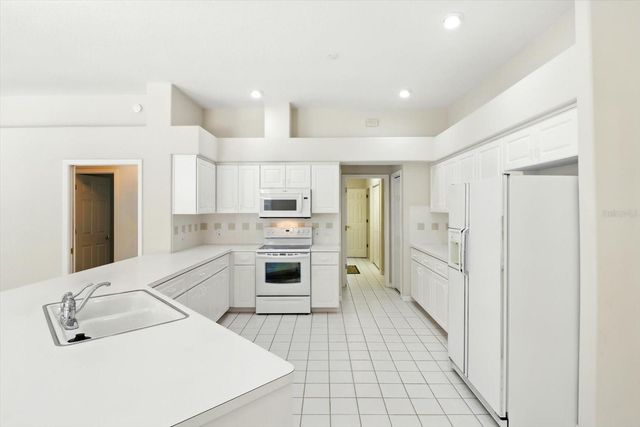 8 SWEETGUM COURT N, Homosassa, FL 34446