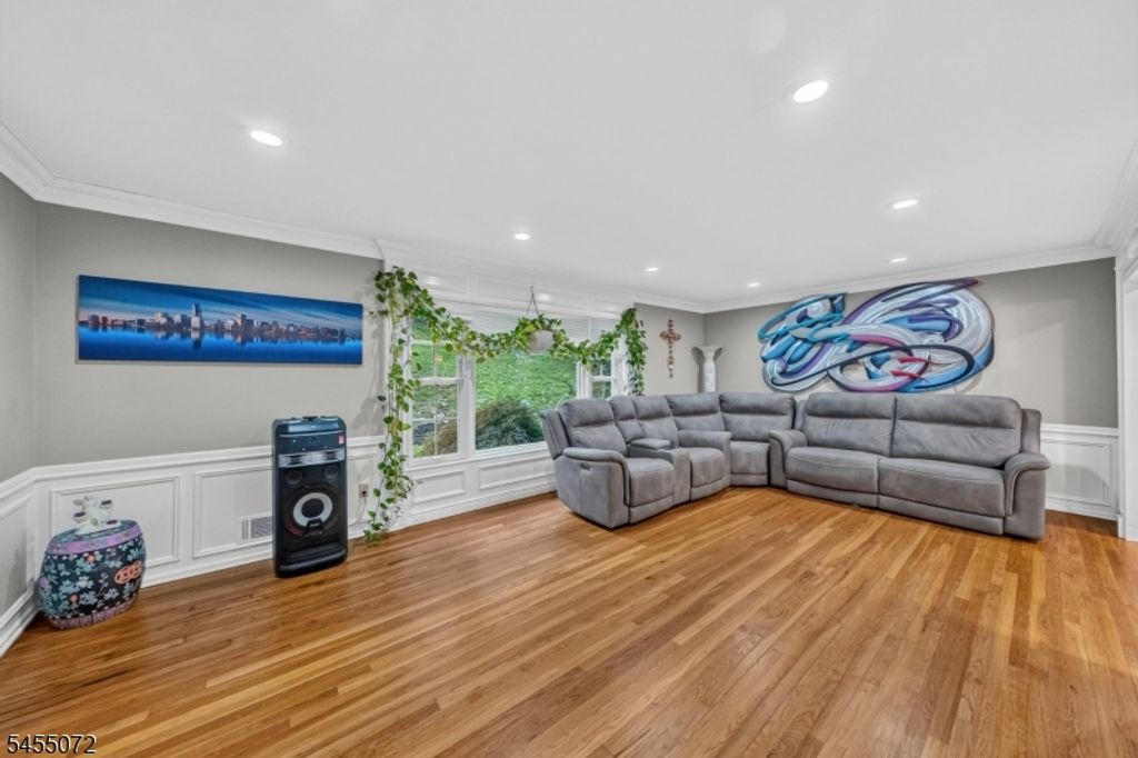57 Longview Dr, Green Brook Twp., NJ 08812 — photo 5