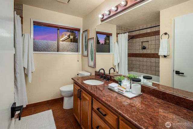 7407 180th Street SW, Edmonds, WA 98026