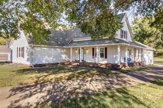 100 HOLLY BROOKE CV, Covington, TN 38019