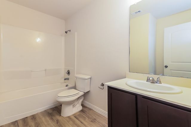 1120 W Owing Street, Denison, TX 75020