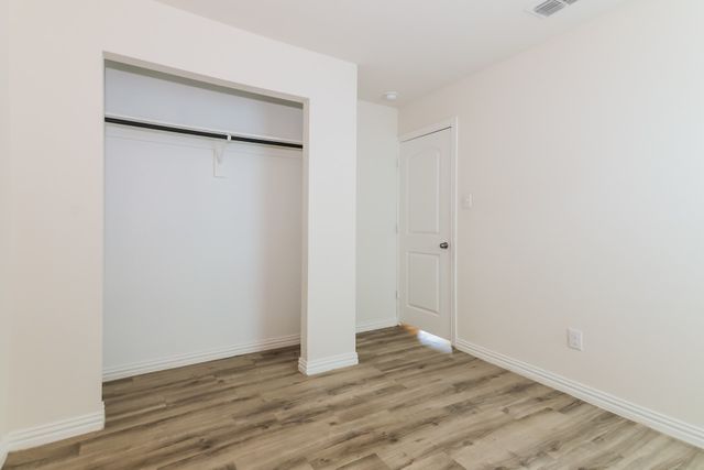 1120 W Owing Street, Denison, TX 75020