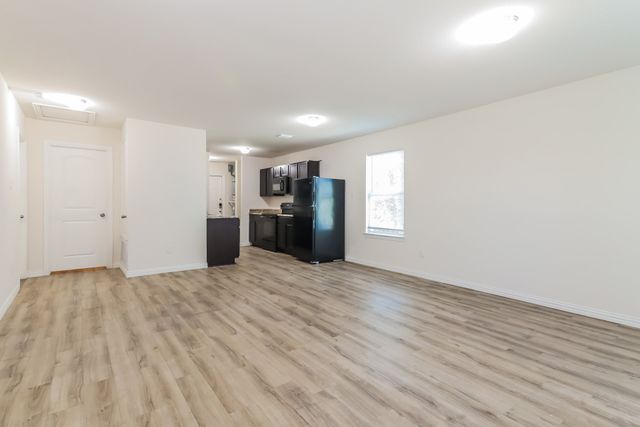 1120 W Owing Street, Denison, TX 75020