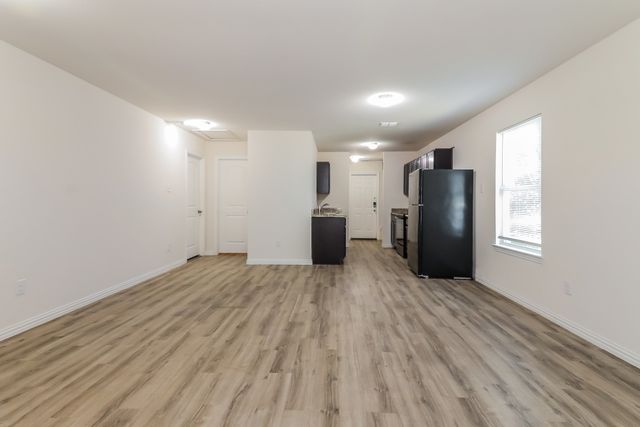 1120 W Owing Street, Denison, TX 75020