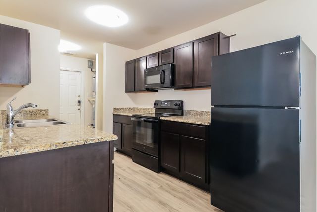 1120 W Owing Street, Denison, TX 75020