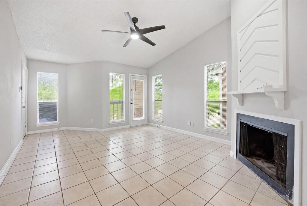 2009 West Loop D, Austin, TX 78758