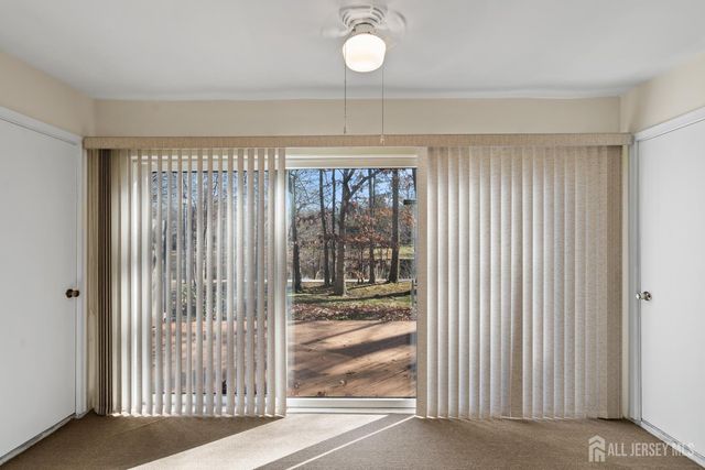 284 Constitution Circle, North Brunswick, NJ 08902