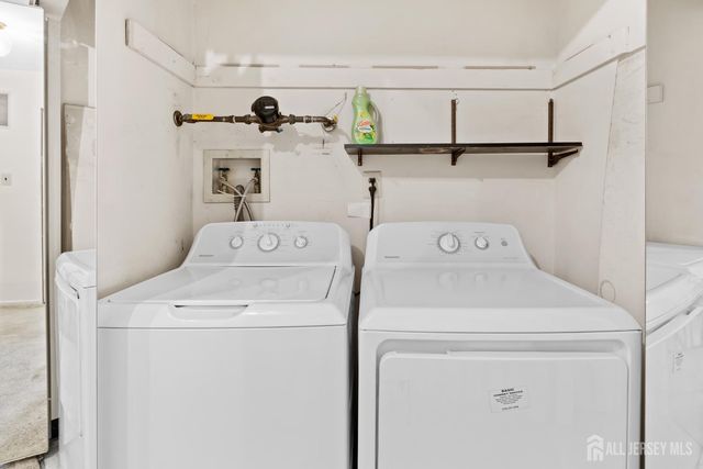 284 Constitution Circle, North Brunswick, NJ 08902