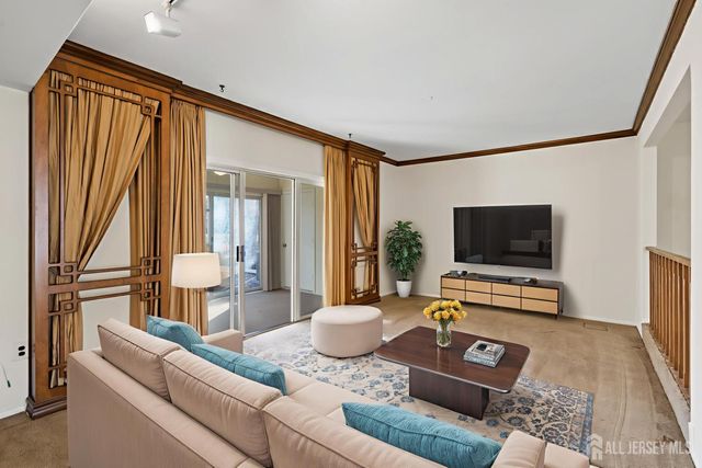 284 Constitution Circle, North Brunswick, NJ 08902