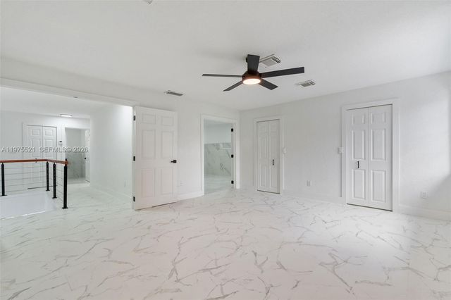 7945 NW 187th Ln, Hialeah, FL 33015