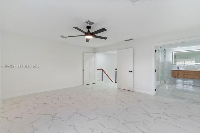 7945 NW 187th Ln, Hialeah, FL 33015