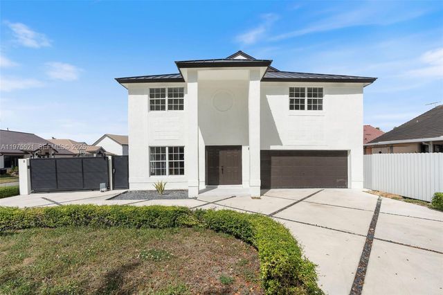 7945 NW 187th Ln, Hialeah, FL 33015