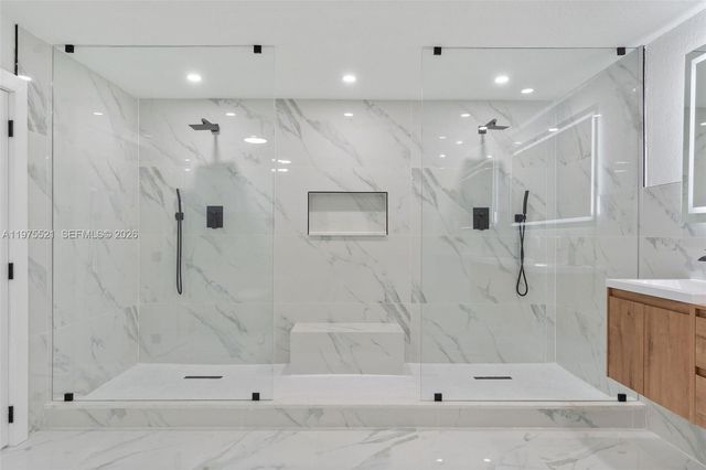 7945 NW 187th Ln, Hialeah, FL 33015