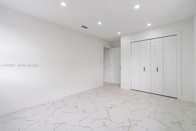 7945 NW 187th Ln, Hialeah, FL 33015