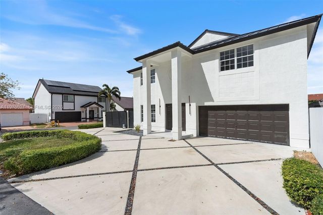 7945 NW 187th Ln, Hialeah, FL 33015