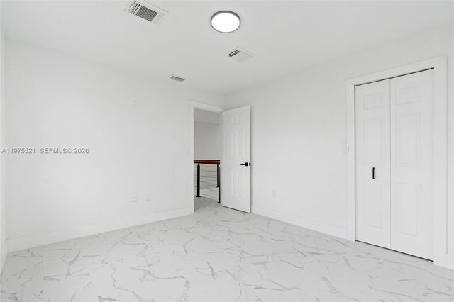 7945 NW 187th Ln, Hialeah, FL 33015