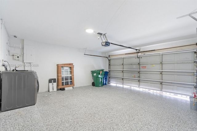 7945 NW 187th Ln, Hialeah, FL 33015