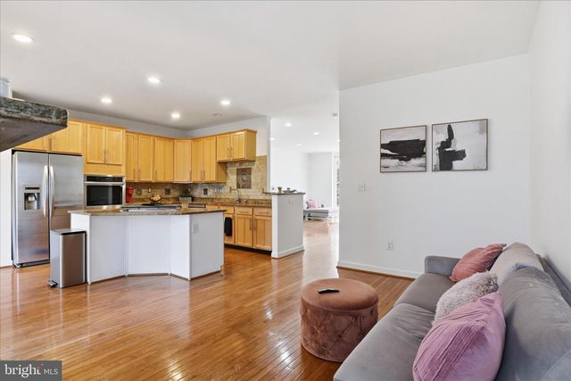 4550 FAIR VALLEY DR, Fairfax, VA 22033