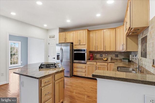 4550 FAIR VALLEY DR, Fairfax, VA 22033