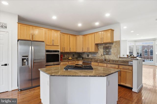 4550 FAIR VALLEY DR, Fairfax, VA 22033