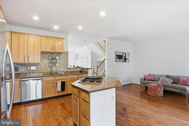 4550 FAIR VALLEY DR, Fairfax, VA 22033