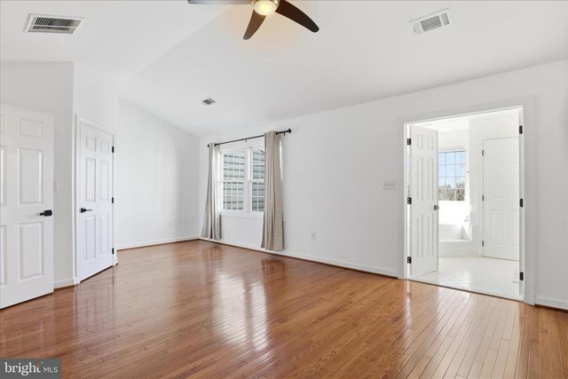 4550 FAIR VALLEY DR, Fairfax, VA 22033