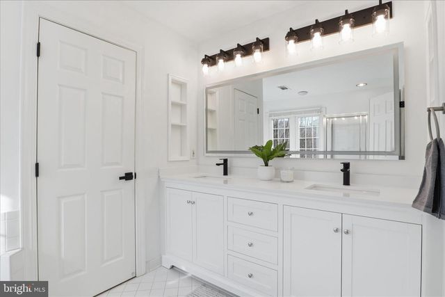 4550 FAIR VALLEY DR, Fairfax, VA 22033