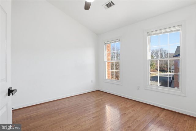 4550 FAIR VALLEY DR, Fairfax, VA 22033