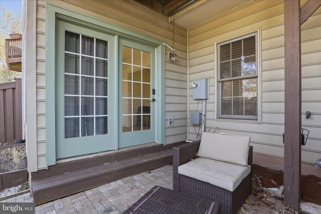 4550 FAIR VALLEY DR, Fairfax, VA 22033