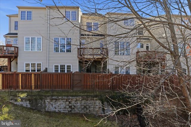 4550 FAIR VALLEY DR, Fairfax, VA 22033