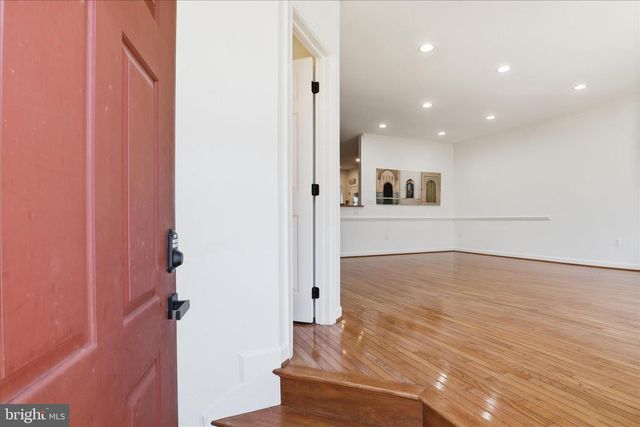 4550 FAIR VALLEY DR, Fairfax, VA 22033